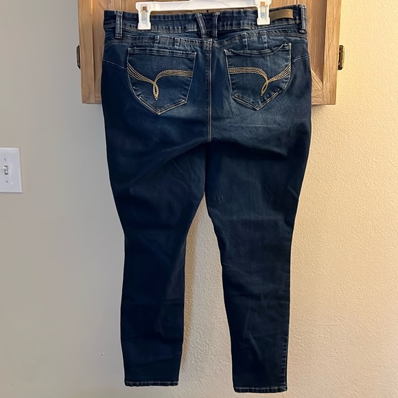 ❤️3/$25 (18) YMI Wanna Better Butt  Jeans Cozy Comfy Soft Stretchy - Picture 4 of 9